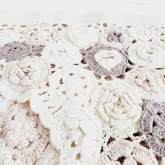 Zara Cotton Floral Crochet Micro Shorts Swim Cover-Up Size Medium-Large - Picture 6 of 7